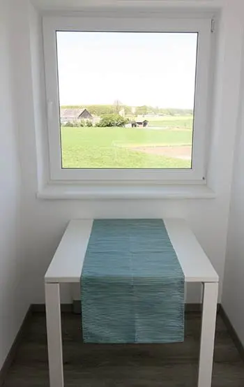 Wohnbereich mit Tisch